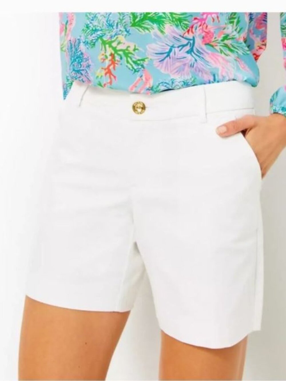 Lilly Pulitzer Shara Mid-Rise Stretch Shorts in Resort White, Size 4